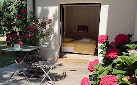 Les Hortensias Chambre Independante Avec Sdb Et Toilettes Privees Dans Une Maison En Foret Proche Du Golf Et De La Plage Entree Independante Avec Acces Prive